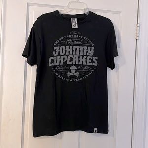Johnny Cupcakes Unordinary Bake Shoppe MENS MEDIUM